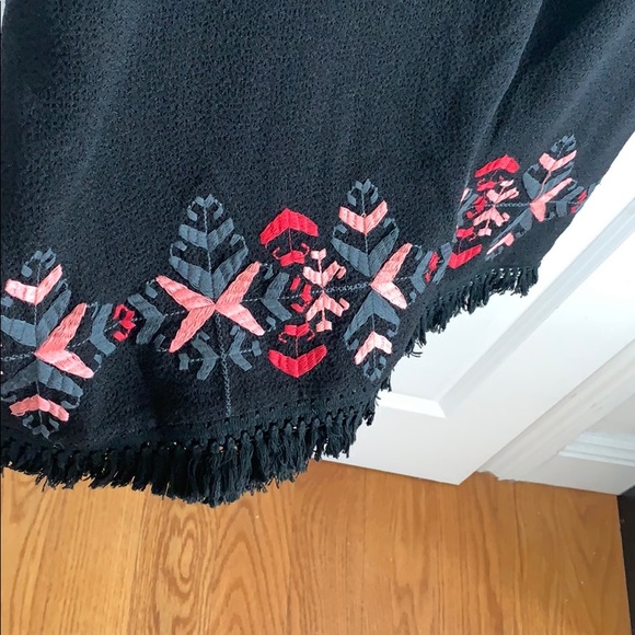 Mini dress with tribal embroidery and fringe - Picture 3 of 6